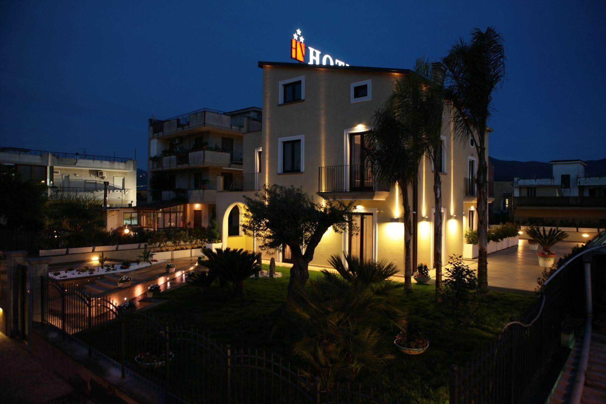 Hotel Visagi Pompei Exterior photo